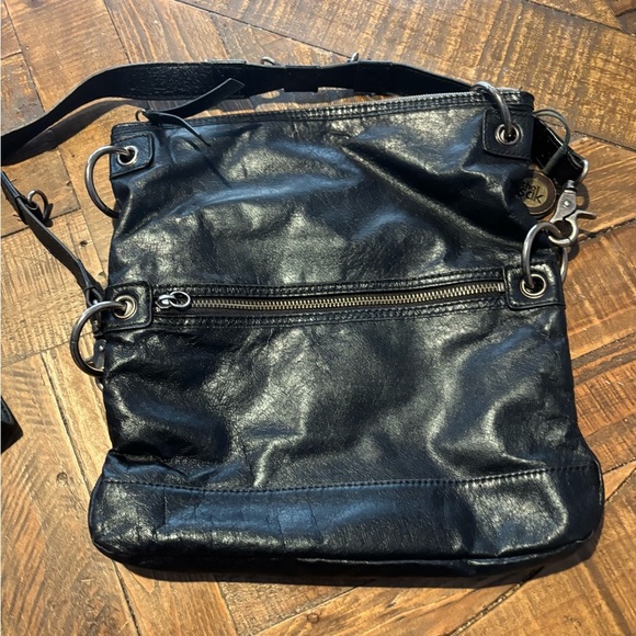 The Sak vintage black leather bag with floral Interior. Great condition - Picture 9 of 16